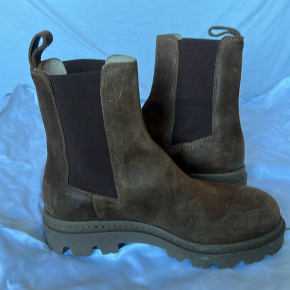 BANANA Republic Chelsea Boots - Size 7 - Picture 7 of 14